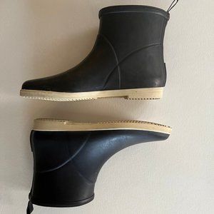 Alice + Whittles Minimalist Black And White Ankle Rain Boot
